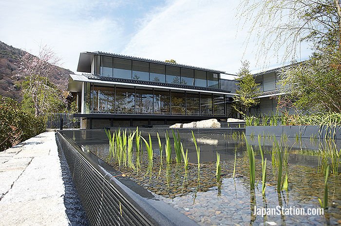 Fukuda Art Museum is located in Arashiyama, one of Kyoto’s most scenic sightseeing destinations