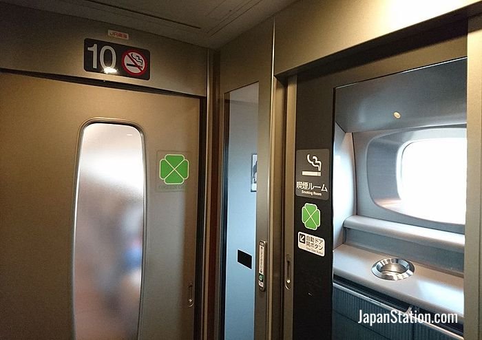 Smoking room on N700 series shinkansen train