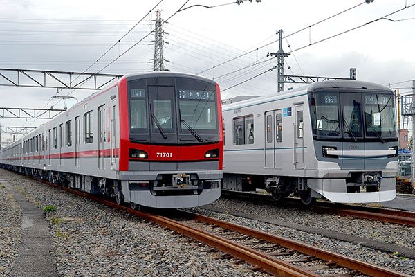 The Tobu 70000 and Tokyo Metro 13000 together