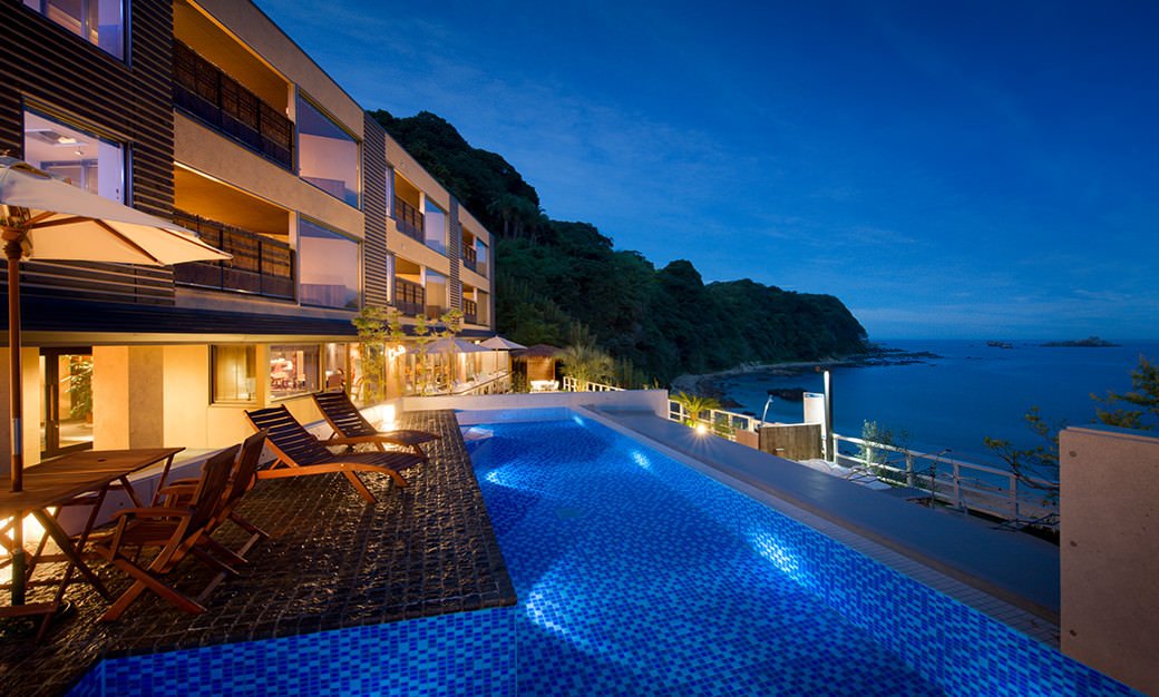 Cruise plan passengers can stay overnight at one of the Izu region’s top resort hotels