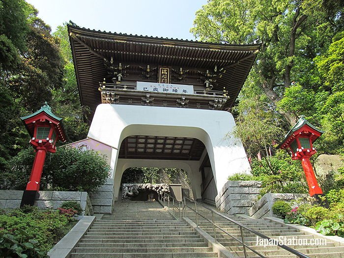 The Zuishinmon Gate at Enoshima Jinja Shrine – a famous local tourist location on scenic Enoshima Island
