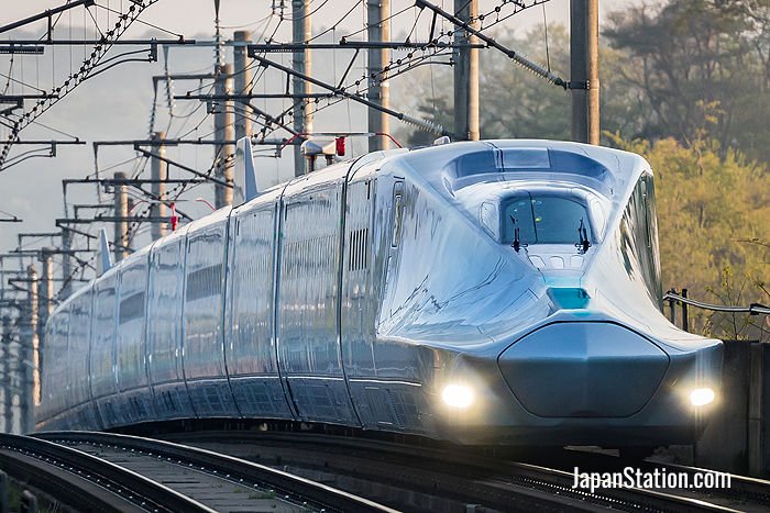 Alfa-X Shinkansen on a test run