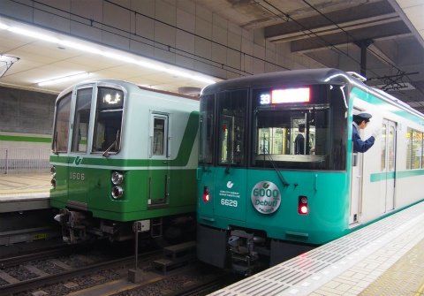 The new #6000 series train (right) beside a #1000 series train (left). The #1000 was first introduced in 1977
