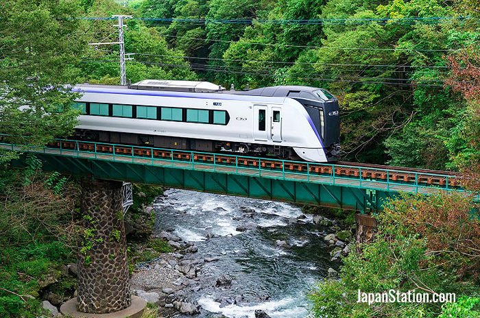The Fujikyuko line follows a particularly scenic route