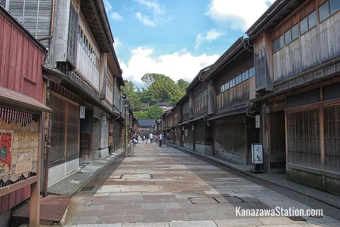 The wooden lattice fronted teahouses of Higashi Chaya-gai