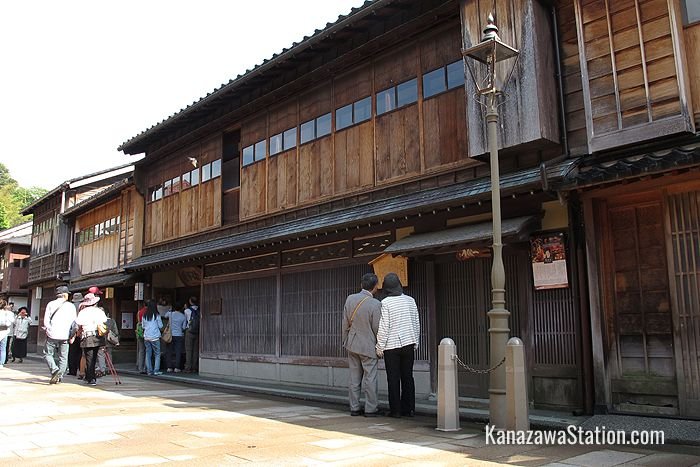 Kaikaro is a popular working teahouse in the Higashi Chaya-gai district