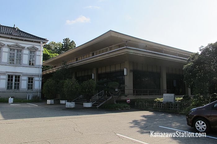 The entrance to Ishikawa Prefectural Noh Theatre