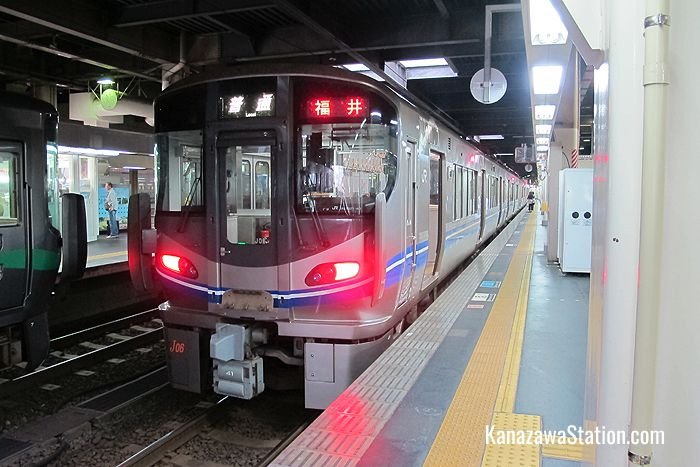 A local train on the Hokuriku Main Line