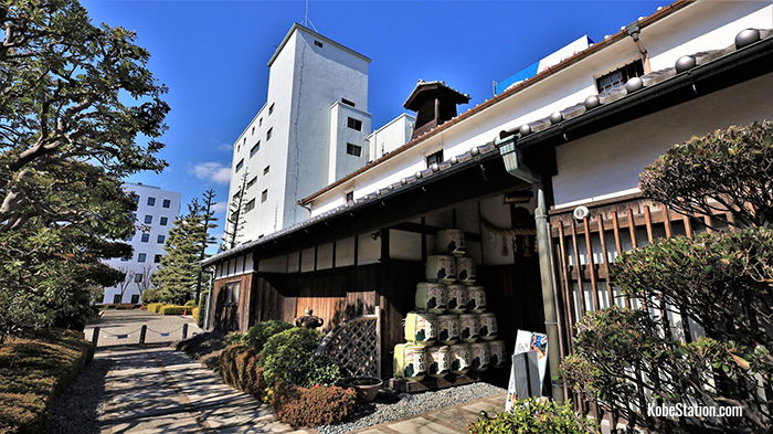 Hakutsuru Sake Brewery - Nada and Higashinada Area