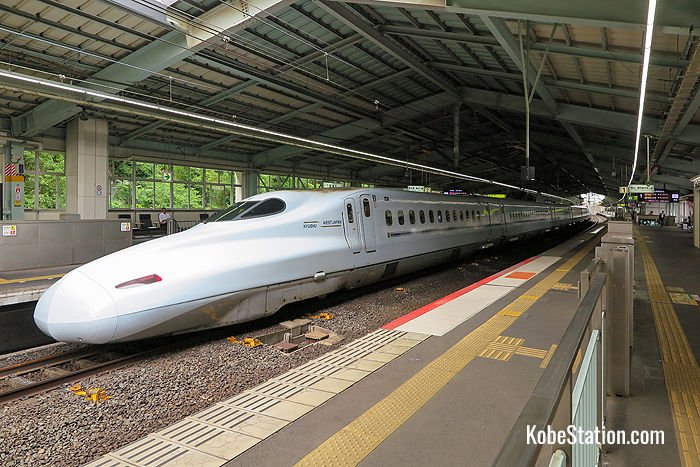 A Shinkansen bullet train at Shin-Kobe Station