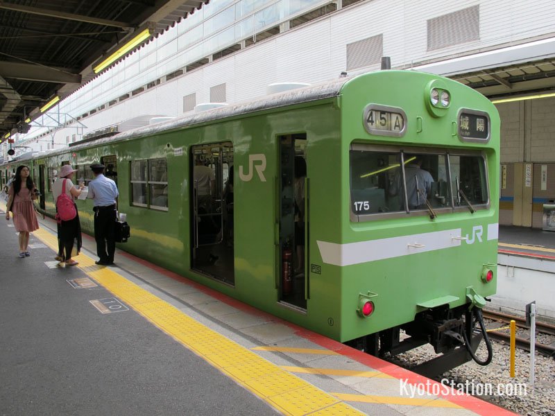 A local train on the JR Nara Line