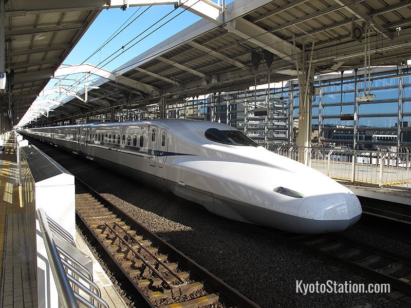 A shinkansen bullet train bound for Shin-Osaka Station