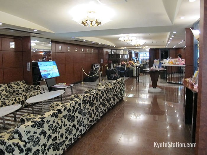 APA Hotel Kyoto Eki-mae lobby and reception