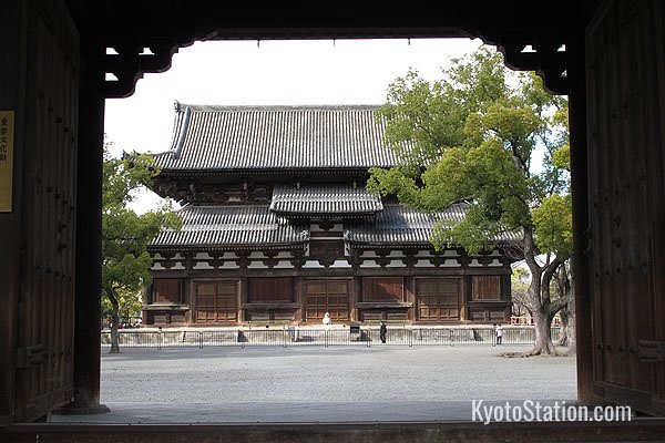 The Kondo or Main Hall viewed from the Minami Daimon, southern gate