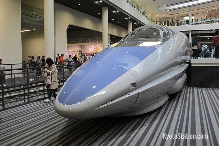 The series 500 shinkansen travelled at 300km per hour