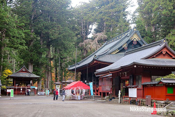 The main Futarasan Jinja Shrine buildings