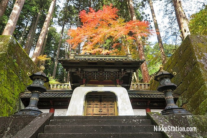 The Kokamon. Behind this gate is the grave of Tokugawa Iemitsu.