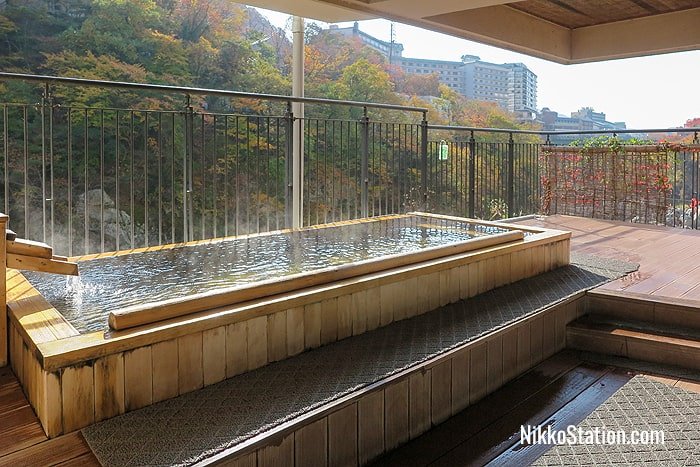 The men’s outdoor hot spring bath