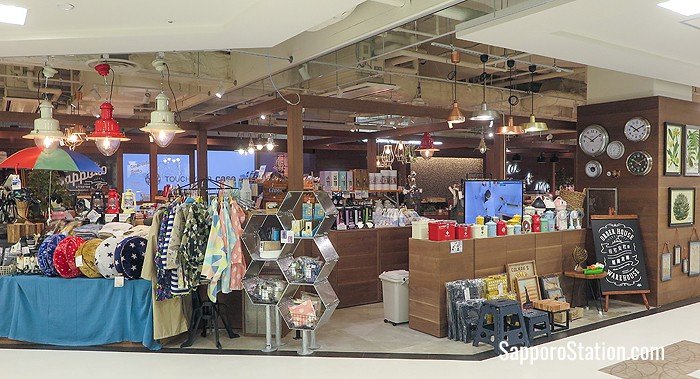 Life Okuyama on the 2nd floor sells all kinds of household items such as kitchen goods, lighting, fragrances, and fabrics