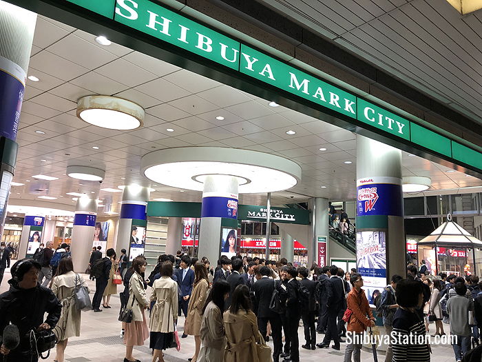 Facing Shibuya Station, Shibuya Mark City is a popular dining spot for Japanese company workers