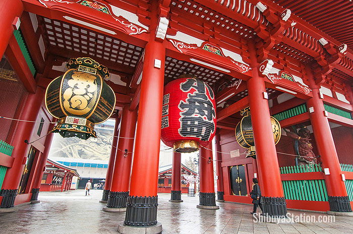 The Kaminarimon Gate leads to Nakamise-dori, the approach to Asakusa’s Sensoji temple