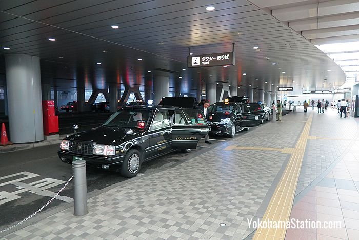 The main taxi rank at Shin-Yokohama Station