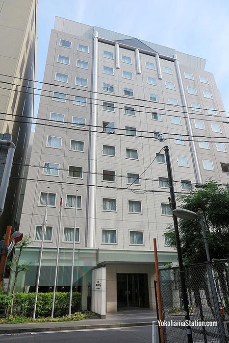 A street view of Hotel JAL City Kannai Yokohama