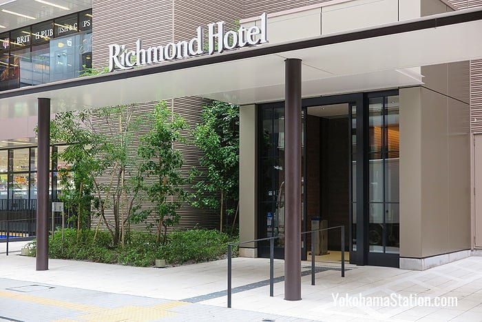 The entrance to Richmond Hotel Yokohama Ekimae