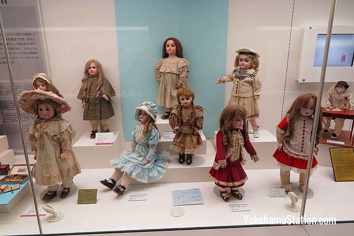 19th century Bisque dolls