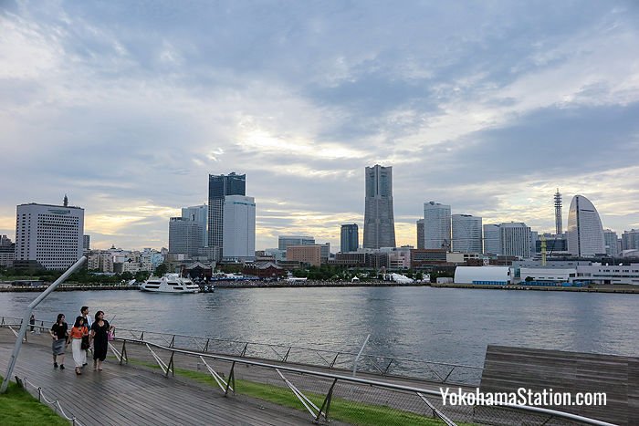 The rooftop view of Minato Mirai 21 from Osanbashi