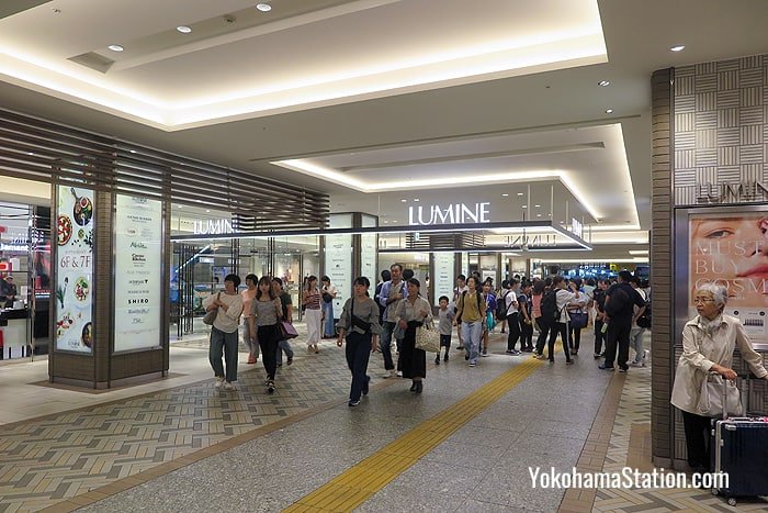 An entrance to Lumine inside Yokohama Station