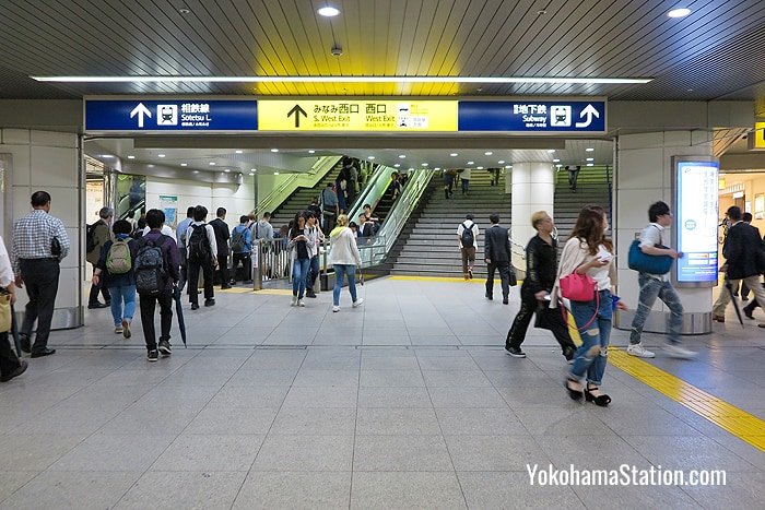 Approaching Sotetsu Yokohama Station from the Southern Passage of the main station building