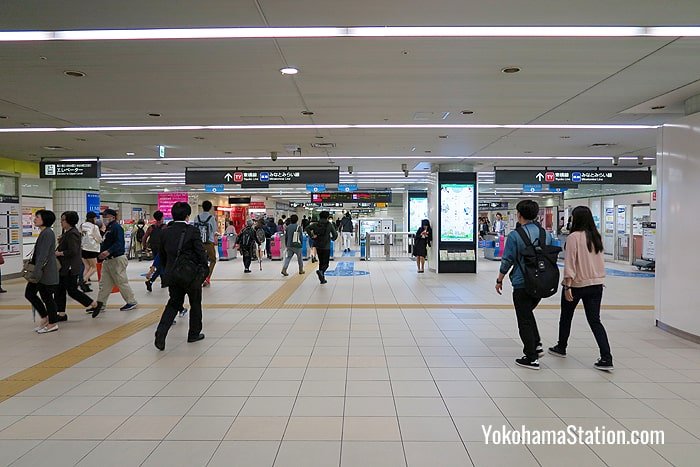 Inside Tokyu & Minatomirai Yokohama Station